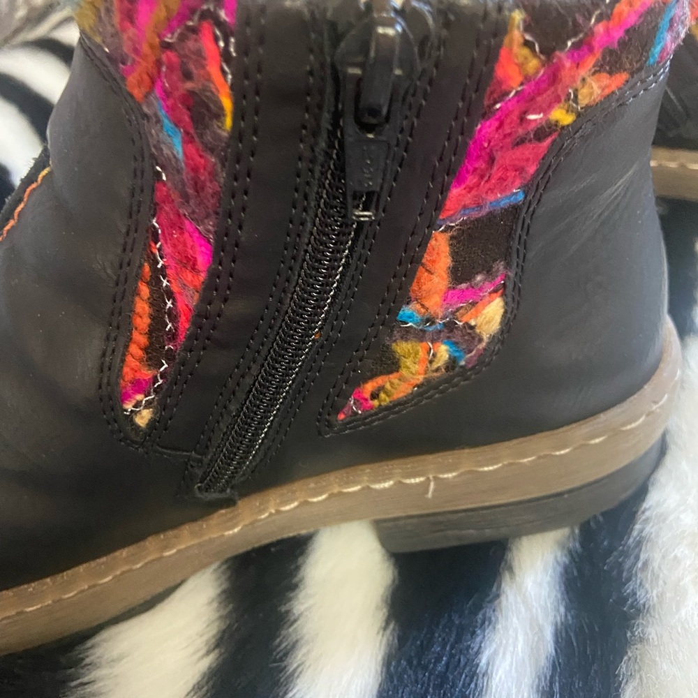 Women's Black Multicolor Ankle Boots - Picture 6 of 8